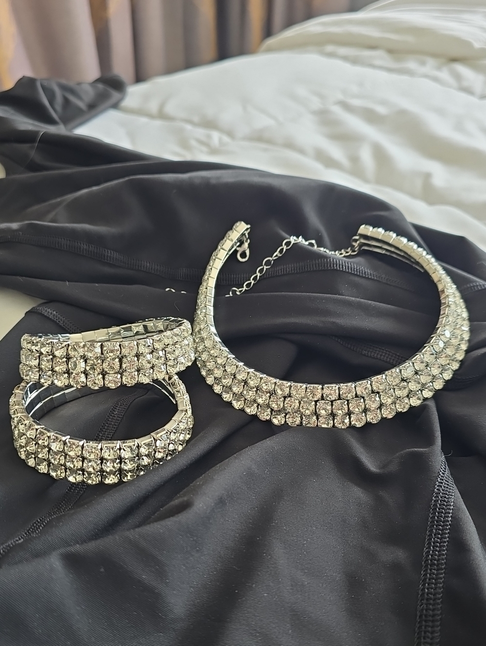Crystal Rhinestone Choker Necklace and Bracelet Set - Silver